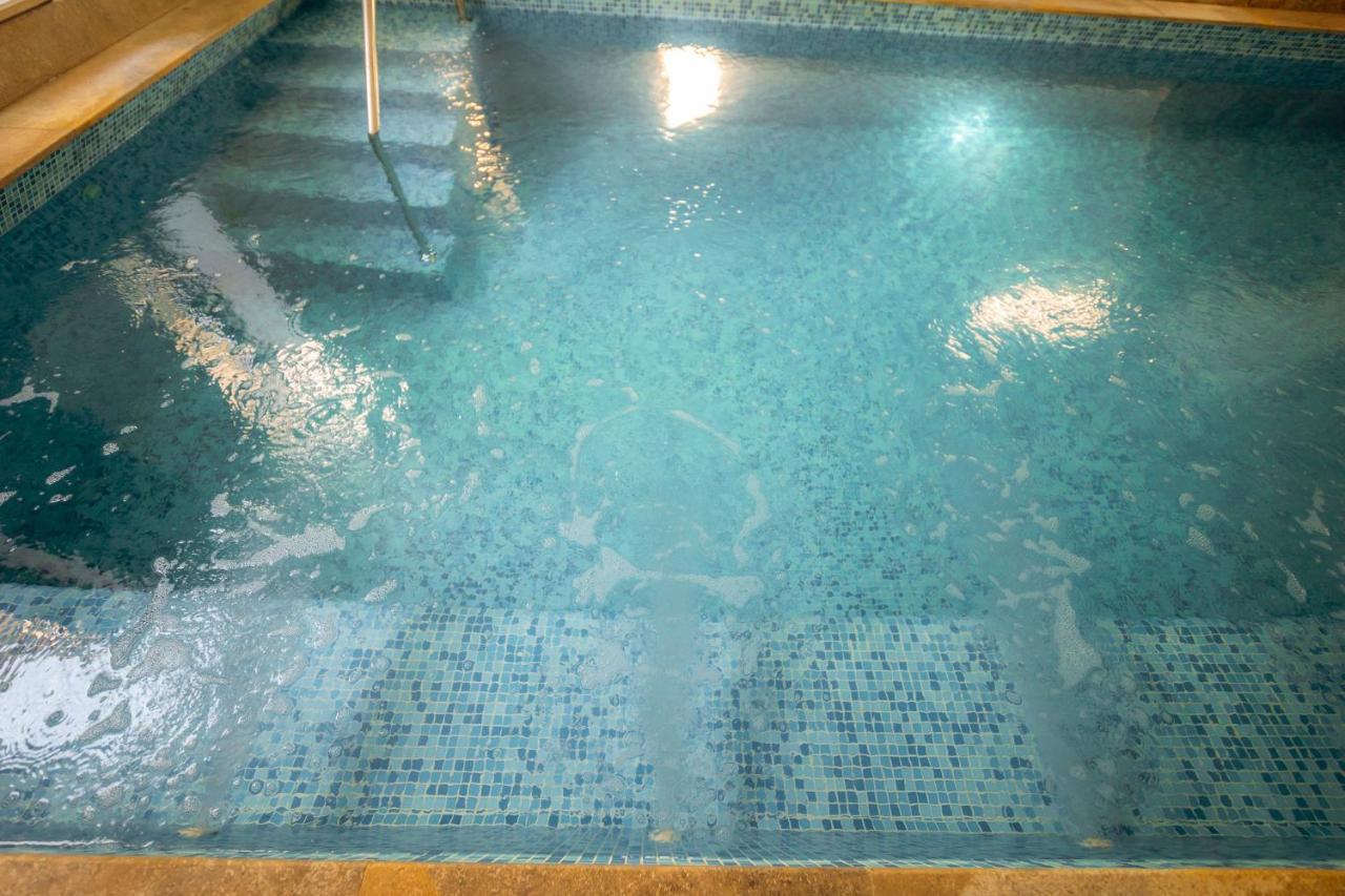 Hotel Aqua Thermal Spa バイレ・ウヌ・マイ エクステリア 写真
